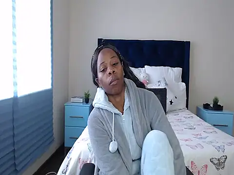 QUEENMANDYY webcam