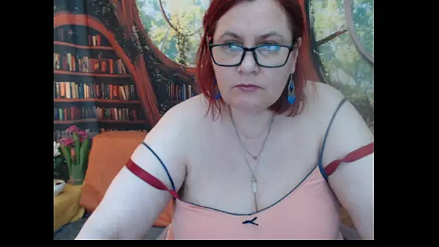 PlayfullMature webcam