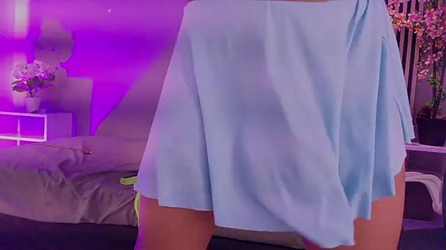 モデル: KarineWine