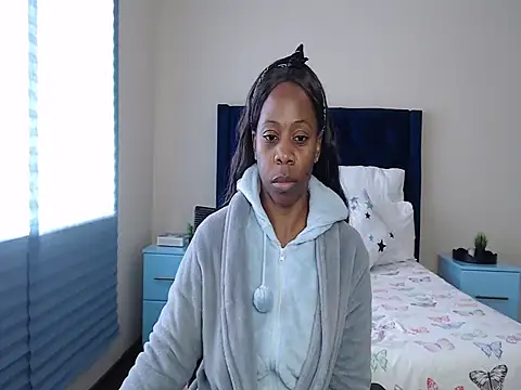 QUEENMANDYY webcam