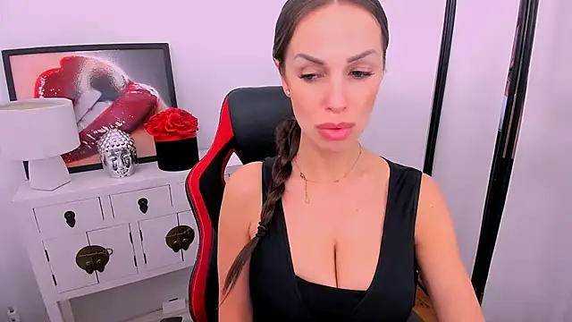 PamelaFlowers live cam on StripChat
