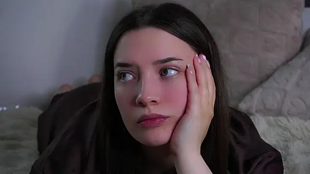 LowOncoming webcam