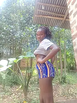 Black_juicy24 webcam