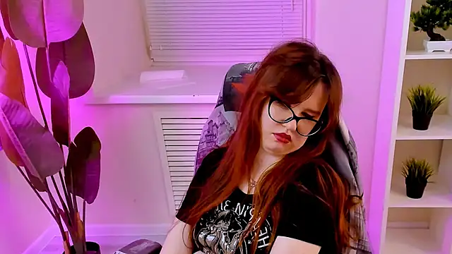 CarolGiggly webcam