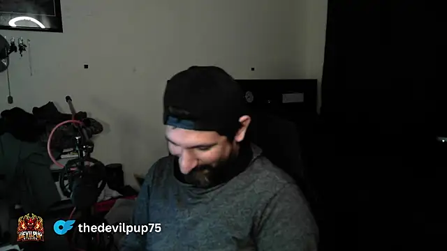 DevilPup75_ webcam
