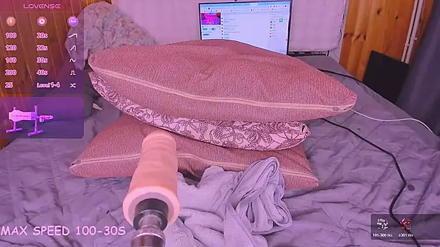 M_I_L_F_A webcam