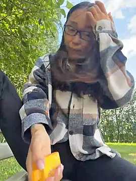 trytomakememoam live cam