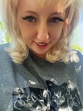 RonnieKiss live cam