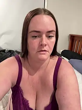 carinabro10 live cam