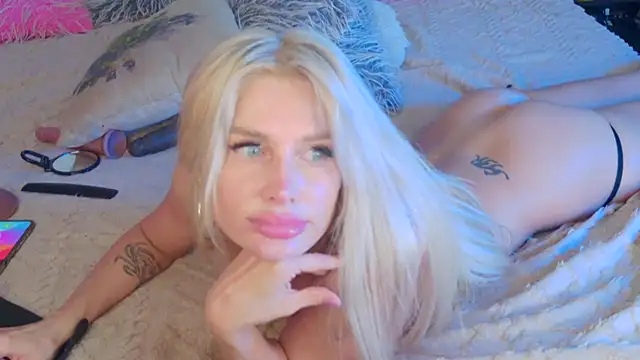 AlexaRayss webcam