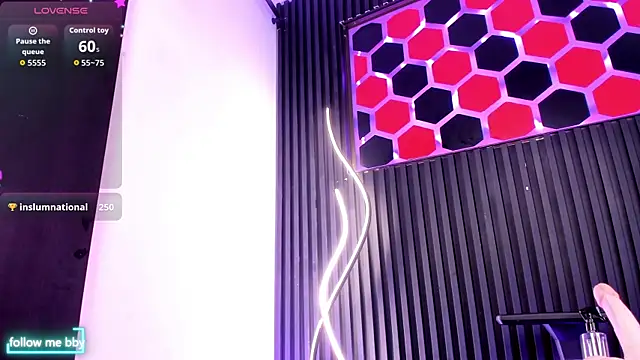 SantyFoxxs webcam