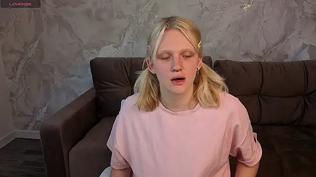 Lilly_Jhonass webcam