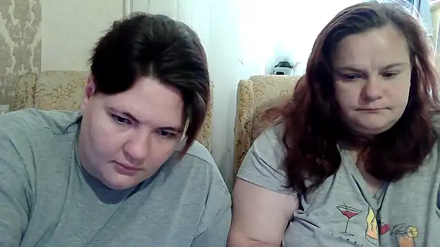 MilaXHelen webcam