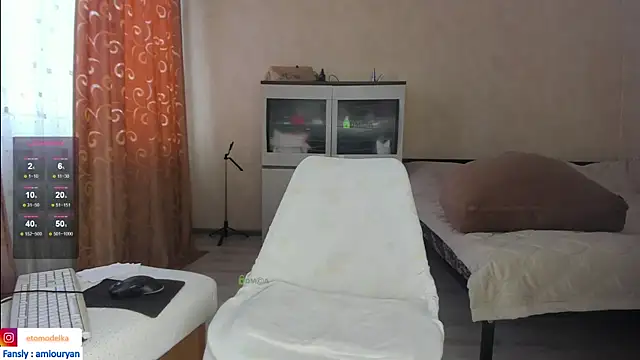 your-queen26 webcam
