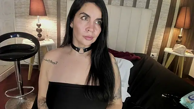 Hannah_Cross webcam