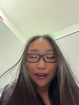 trytomakememoam webcam