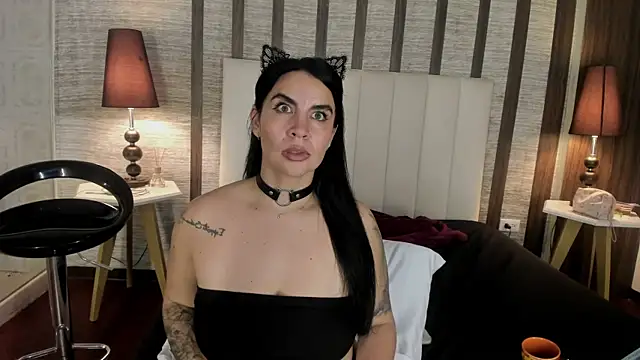 Hannah_Cross webcam