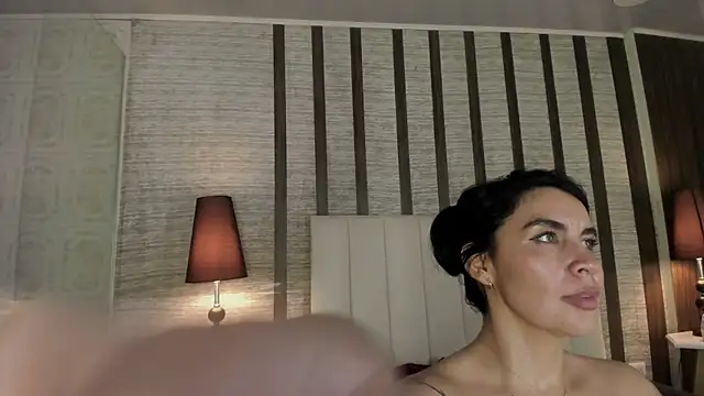Hannah_Cross webcam