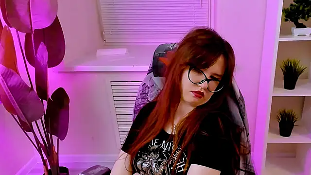 CarolGiggly webcam
