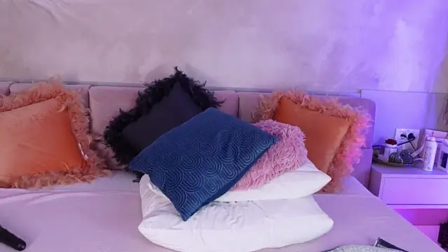 JullyBlair webcam