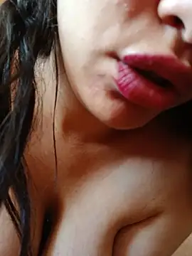 yassmin-- webcam