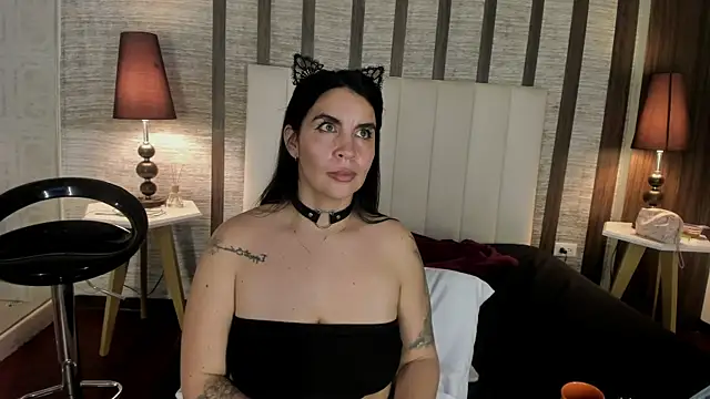 Hannah_Cross webcam
