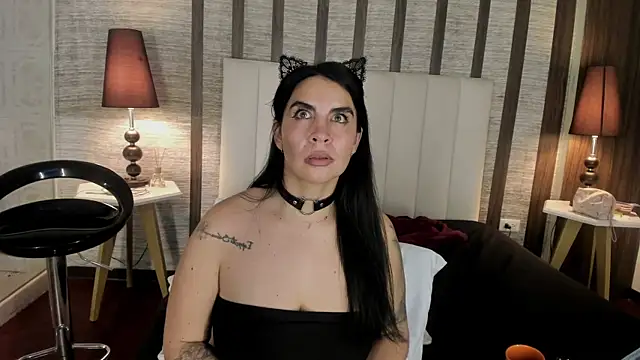 Hannah_Cross webcam