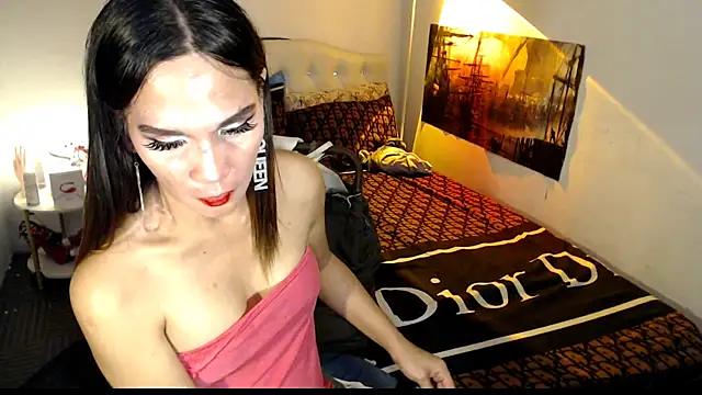 NinaDOM4CUM webcam