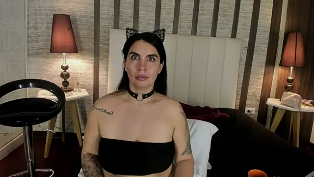 Hannah_Cross webcam