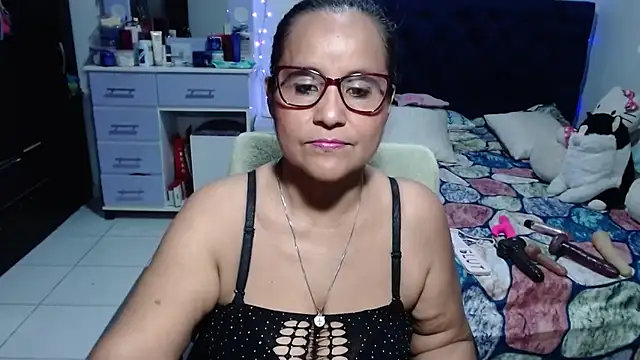 pervert_mommy_ - Pervert_mommy_'s free webcam - UK Sex Cams