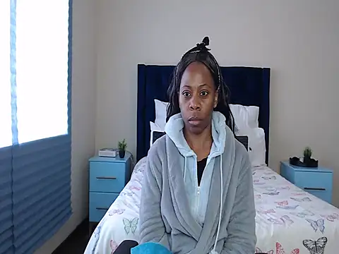 QUEENMANDYY live sex cam