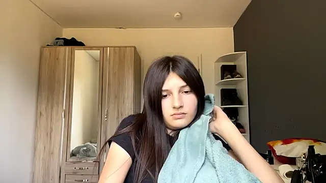 SpanishRooter webcam