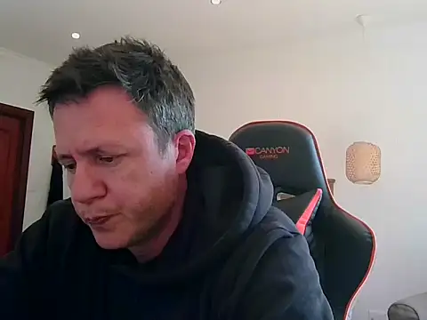TroyDieselXXX live cam on StripChat