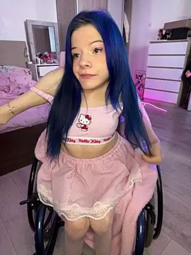 MiniSophiaa 🚋 free sex cam