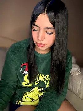Laura-Khalifa live cam