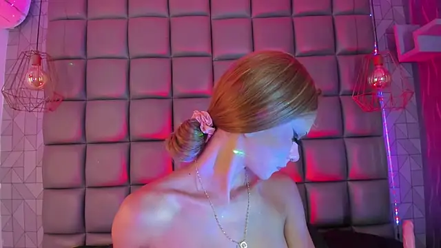 kira_vance live cam