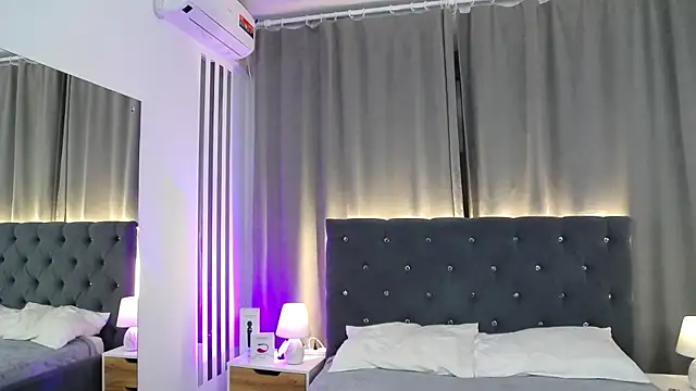 VikkyVonn webcam