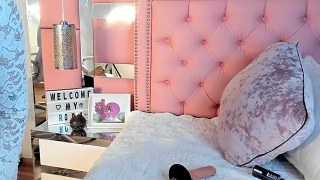 LeilaScott webcam