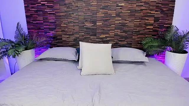valkiriia__ webcam