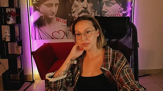 Charlotte_Hudson webcam
