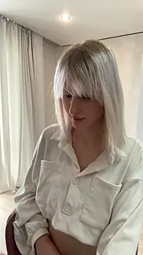 LezzyCrown webcam