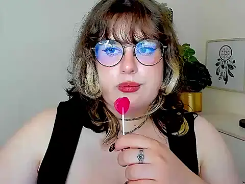 OpheliaLush webcam