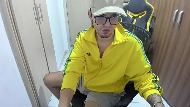 Mrbigcockdanicol10 webcam