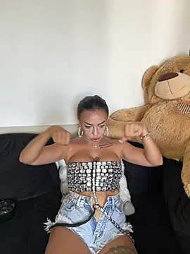 MaiaGold69 webcam