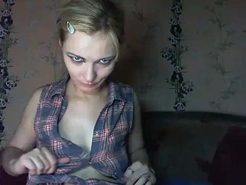 WildMissNiks webcam