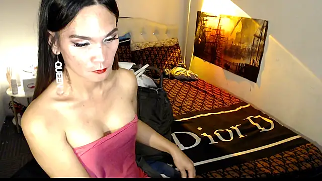 NinaDOM4CUM webcam