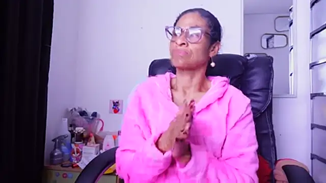 Aries_Mature webcam