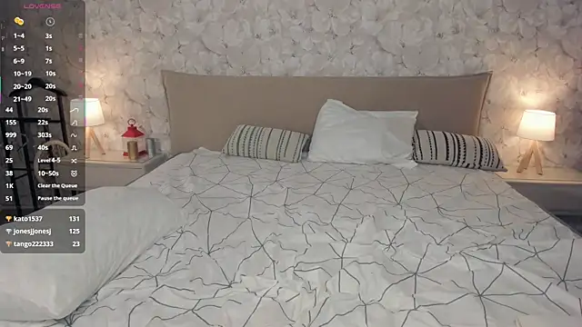 KarinStfleur live cam on StripChat