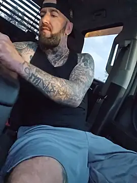 Beardedtattood Live Webcam on Stripchat