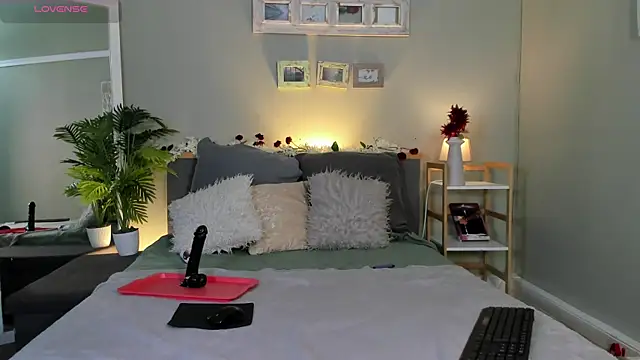 BrittneyJones live sex cam